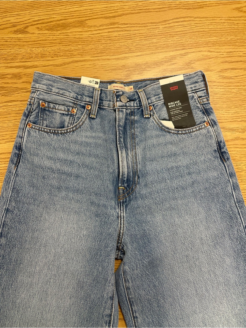 Women’s Levi's Ribcage Wide Leg Jean - Picture 3 of 8